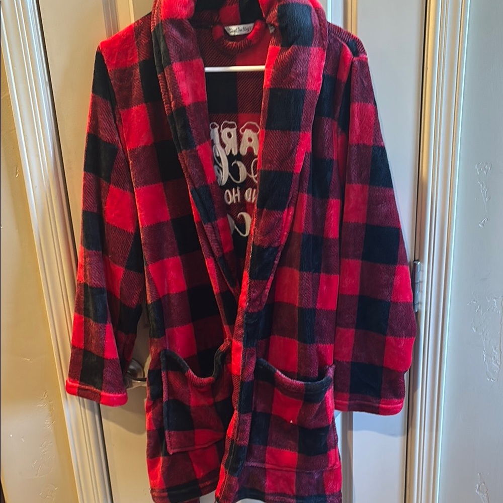 Plaid Robe ❄️ - Picture 2 of 5